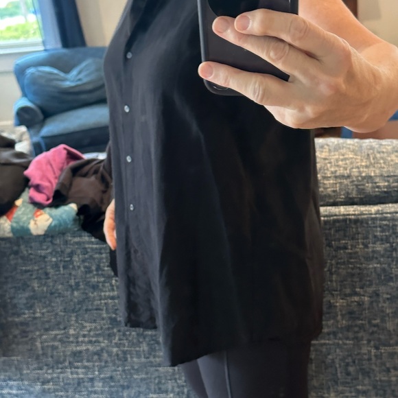 Lovely classy, button down blouse. - Picture 2 of 5